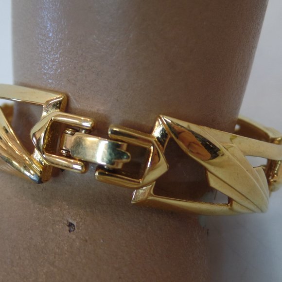Vintage Monet Bracelet  Gold Tone Links Leaf Design Cutouts 7" Fold Over Clasp - Picture 4 of 10